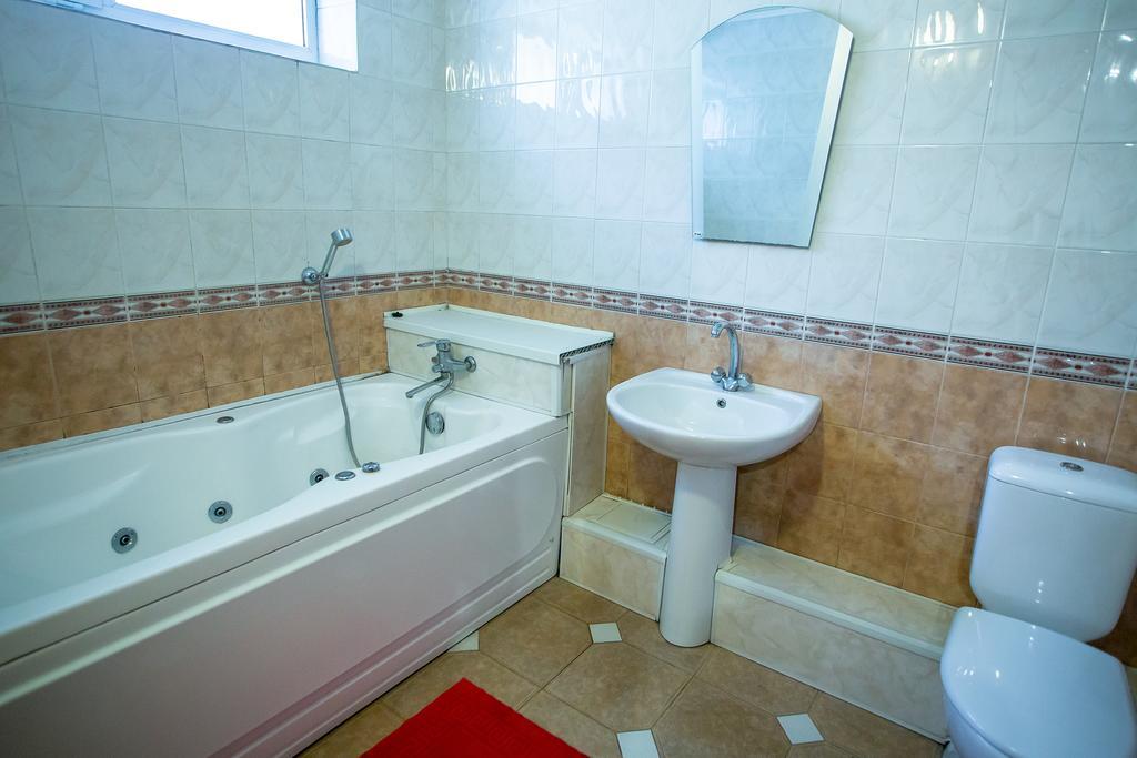 Premium Hotel Izmail Buitenkant foto